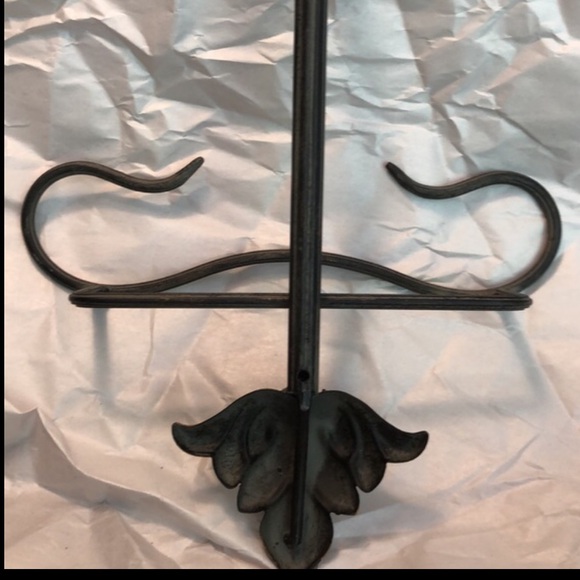 Plate Stand Holder for Wall Hanging Display Rack Hanger Metal Easel 29.5”x13”x2” - Picture 5 of 11